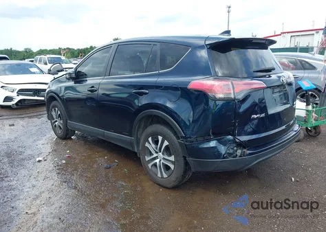 2017 Toyota Rav4 Le z USA, uszkodzony, nr VIN JTMBFREV9HJ161193